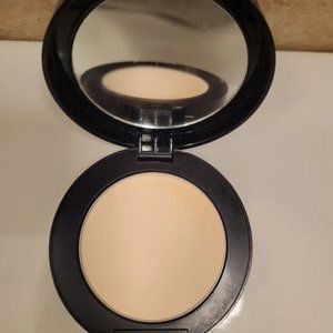 ESTEE LAUDER PERFECTING PRESSED POWDER: TRANSLUCENT
